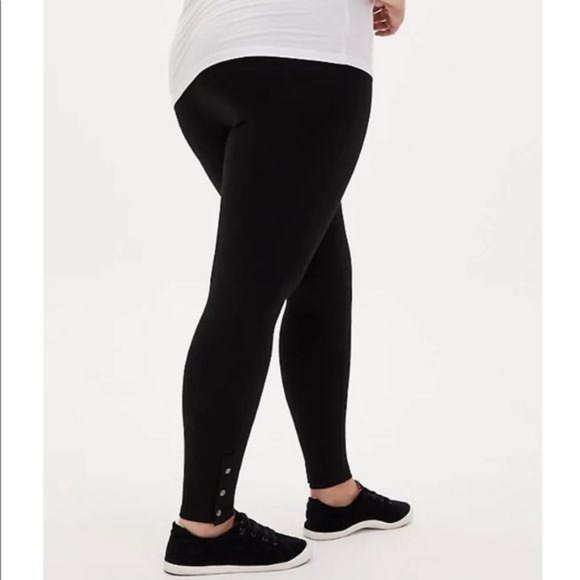 PLATINUM LEGGING - PONTE SNAP-BUTTON HEM - Picture 3 of 5